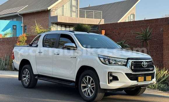 Tenga Tsaru Toyota Hilux Chena Mota in Bindura in Mashonaland yePakati Tenga Tsaru Toyota Hilux Chena Mota in Bindura in Mashonaland yePakati