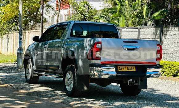 Tenga Tsaru Toyota Hilux Zvimwe Mota in Bindura in Mashonaland yePakati Tenga Tsaru Toyota Hilux Zvimwe Mota in Bindura in Mashonaland yePakati