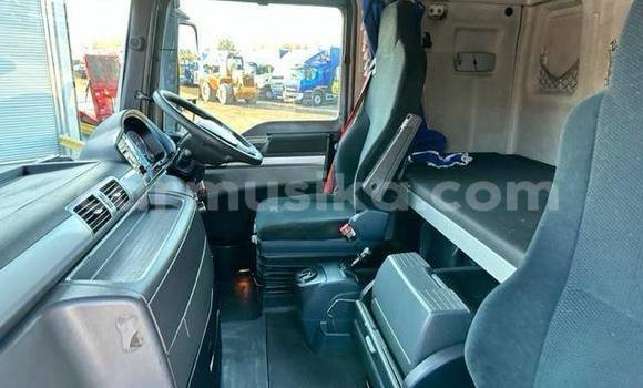 Nunua Ilio tumika Man Silent Nyeupe Lori ndani ya Belvedere nchini Harare Nunua Ilio tumika Man Silent Nyeupe Lori ndani ya Belvedere nchini Harare