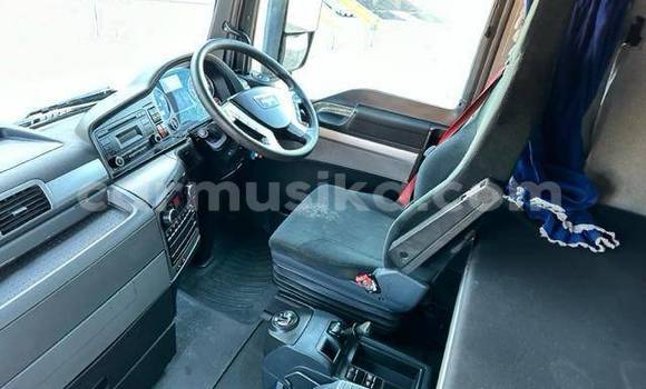 Nunua Ilio tumika Man Silent Nyeupe Lori ndani ya Belvedere nchini Harare Nunua Ilio tumika Man Silent Nyeupe Lori ndani ya Belvedere nchini Harare