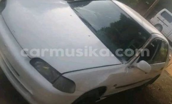 Nunua Ilio tumika Honda Ballade Nyeupe Gari ndani ya Beitbridge nchini Matabeleland Kusini