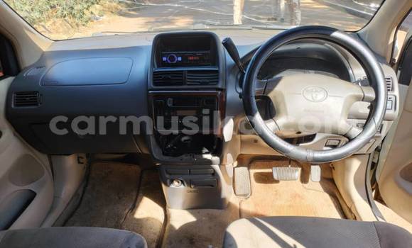 Nunua Ilio tumika Toyota Ipsum Nyeupe Gari ndani ya Belvedere nchini Harare Nunua Ilio tumika Toyota Ipsum Nyeupe Gari ndani ya Belvedere nchini Harare