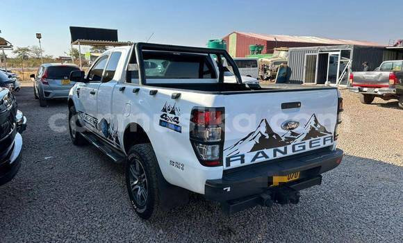 Nunua Ilio tumika Ford Ranger Nyeupe Gari ndani ya Belvedere nchini Harare Nunua Ilio tumika Ford Ranger Nyeupe Gari ndani ya Belvedere nchini Harare