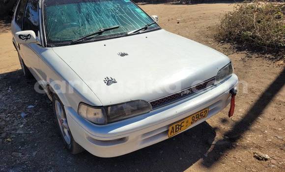 Nunua Ilio tumika Honda Jazz Nyeupe Gari ndani ya Belvedere nchini Harare Nunua Ilio tumika Honda Jazz Nyeupe Gari ndani ya Belvedere nchini Harare