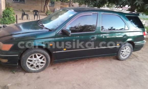 Nunua Ilio tumika Toyota Vista Nyeusi Gari ndani ya Borrowdale nchini Harare Nunua Ilio tumika Toyota Vista Nyeusi Gari ndani ya Borrowdale nchini Harare