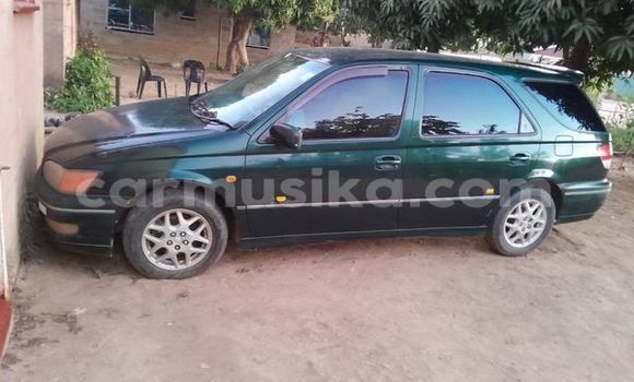 Nunua Ilio tumika Toyota Vista Nyeusi Gari ndani ya Borrowdale nchini Harare Nunua Ilio tumika Toyota Vista Nyeusi Gari ndani ya Borrowdale nchini Harare