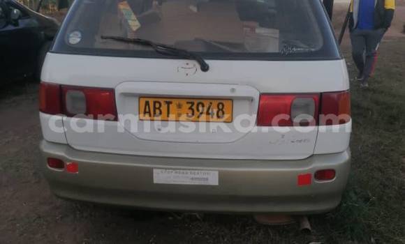 Nunua Ilio tumika Toyota Ipsum Nyeupe Gari ndani ya Belvedere nchini Harare Nunua Ilio tumika Toyota Ipsum Nyeupe Gari ndani ya Belvedere nchini Harare