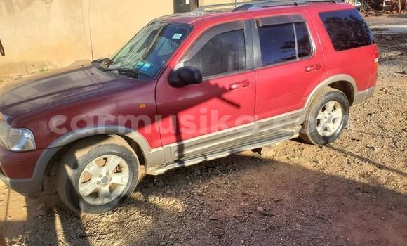 Tenga Tsaru Ford Explorer Tsvuku Mota in Bindura in Mashonaland yePakati