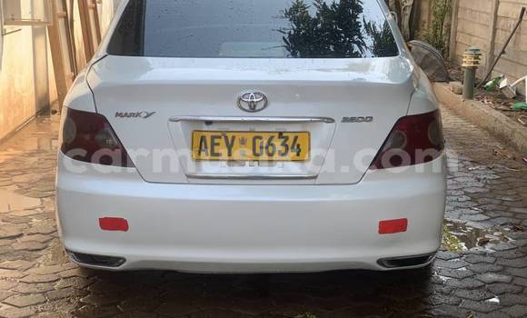 Nunua Ilio tumika Toyota Mark X Nyeupe Gari ndani ya Belvedere nchini Harare Nunua Ilio tumika Toyota Mark X Nyeupe Gari ndani ya Belvedere nchini Harare