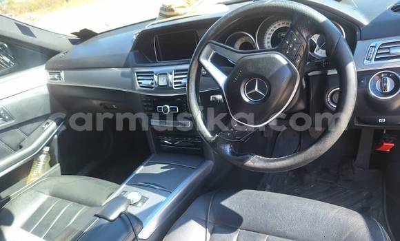 Nunua Ilio tumika Mercedes-Benz E-Classe Nyingine Gari ndani ya Borrowdale nchini Harare Nunua Ilio tumika Mercedes-Benz E-Classe Nyingine Gari ndani ya Borrowdale nchini Harare