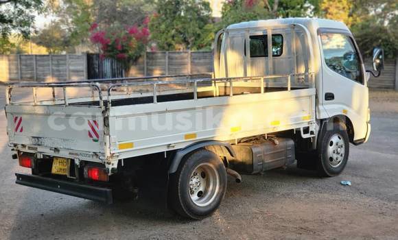 Nunua Ilio tumika Toyota Dyna Nyeupe Gari ndani ya Bindura nchini Mashonaland Central Nunua Ilio tumika Toyota Dyna Nyeupe Gari ndani ya Bindura nchini Mashonaland Central