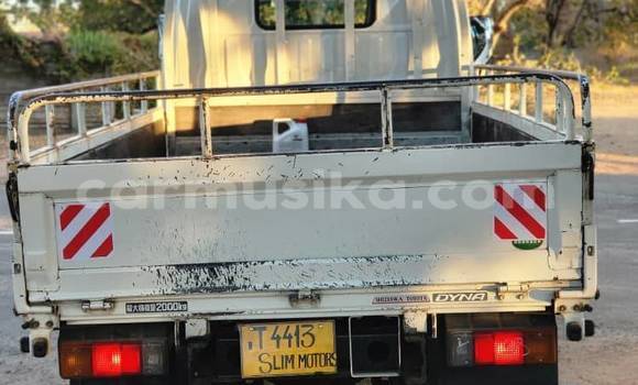 Nunua Ilio tumika Toyota Dyna Nyeupe Gari ndani ya Bindura nchini Mashonaland Central Nunua Ilio tumika Toyota Dyna Nyeupe Gari ndani ya Bindura nchini Mashonaland Central