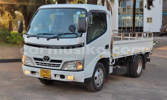 Nunua Ilio tumika Toyota Dyna Nyeupe Gari ndani ya Bindura nchini Mashonaland Central Nunua Ilio tumika Toyota Dyna Nyeupe Gari ndani ya Bindura nchini Mashonaland Central