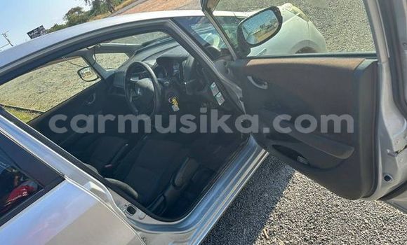 Nunua Ilio tumika Honda Shuttle Nyingine Gari ndani ya Belvedere nchini Harare Nunua Ilio tumika Honda Shuttle Nyingine Gari ndani ya Belvedere nchini Harare