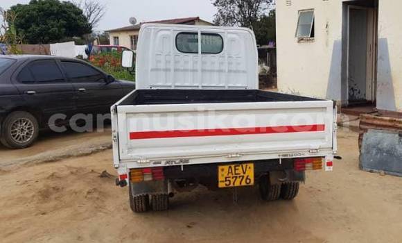 Nunua Ilio tumika Nissan Evalia Brown Lori ndani ya Borrowdale nchini Harare Nunua Ilio tumika Nissan Evalia Brown Lori ndani ya Borrowdale nchini Harare