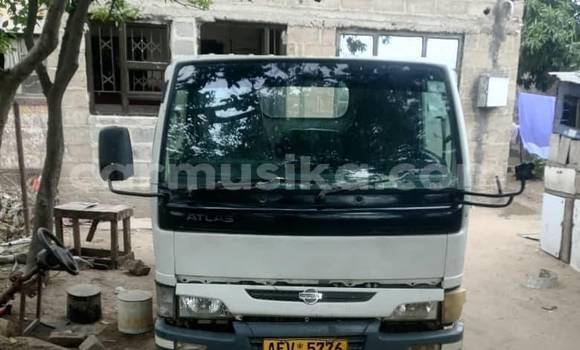 Nunua Ilio tumika Nissan Evalia Brown Lori ndani ya Borrowdale nchini Harare Nunua Ilio tumika Nissan Evalia Brown Lori ndani ya Borrowdale nchini Harare