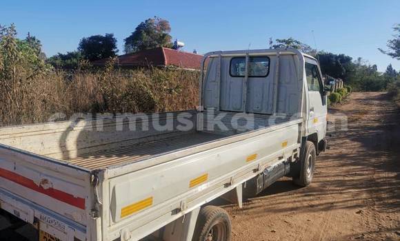Nunua Ilio tumika Toyota TownAce Nyeupe Gari ndani ya Belvedere nchini Harare Nunua Ilio tumika Toyota TownAce Nyeupe Gari ndani ya Belvedere nchini Harare