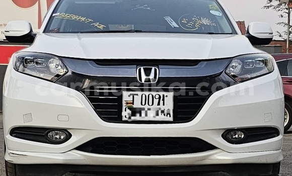 Buy Import Honda Vezel White Car in Harare in Harare