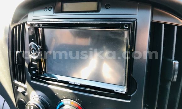 Acheter Occasion Voiture Hyundai H1 Blanc à Beitbridge, Matabeleland South Acheter Occasion Voiture Hyundai H1 Blanc à Beitbridge, Matabeleland South