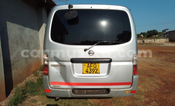Nunua Ilio tumika Nissan Caravan Fedha Gari ndani ya Kuwadzana nchini Harare