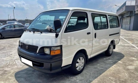 Tenga Tsaru Toyota Hiace Chena Mota in Beitbridge in Matabeleland South