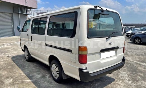 Acheter Occasion Voiture Toyota Hiace Blanc à Beitbridge, Matabeleland South Acheter Occasion Voiture Toyota Hiace Blanc à Beitbridge, Matabeleland South