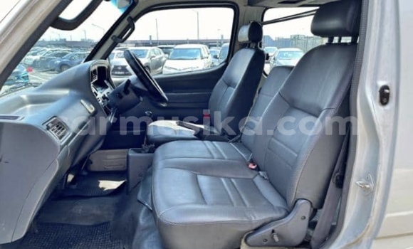 Acheter Occasion Voiture Toyota Hiace Blanc à Beitbridge, Matabeleland South Acheter Occasion Voiture Toyota Hiace Blanc à Beitbridge, Matabeleland South