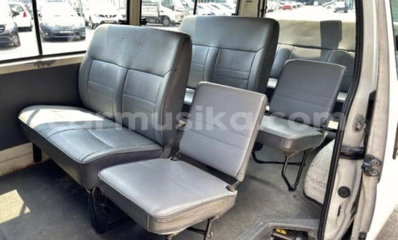 Acheter Occasion Voiture Toyota Hiace Blanc à Beitbridge, Matabeleland South Acheter Occasion Voiture Toyota Hiace Blanc à Beitbridge, Matabeleland South