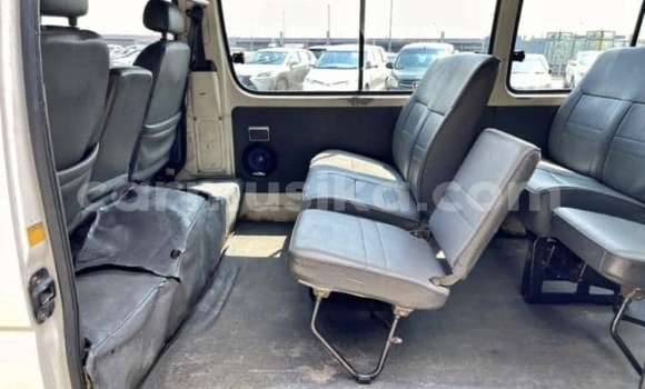 Acheter Occasion Voiture Toyota Hiace Blanc à Beitbridge, Matabeleland South Acheter Occasion Voiture Toyota Hiace Blanc à Beitbridge, Matabeleland South