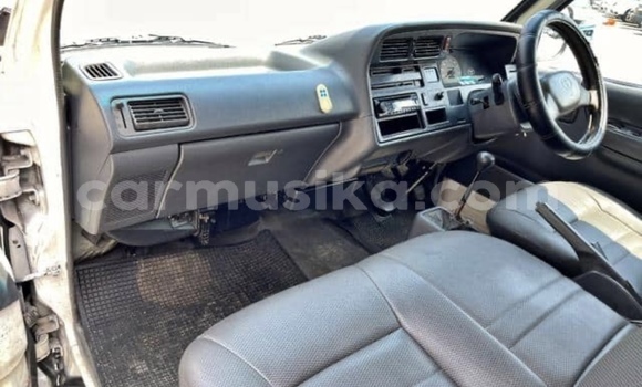 Acheter Occasion Voiture Toyota Hiace Blanc à Beitbridge, Matabeleland South Acheter Occasion Voiture Toyota Hiace Blanc à Beitbridge, Matabeleland South