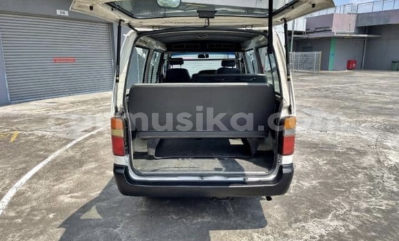 Acheter Occasion Voiture Toyota Hiace Blanc à Beitbridge, Matabeleland South Acheter Occasion Voiture Toyota Hiace Blanc à Beitbridge, Matabeleland South