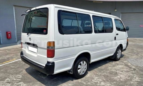 Acheter Occasion Voiture Toyota Hiace Blanc à Beitbridge, Matabeleland South Acheter Occasion Voiture Toyota Hiace Blanc à Beitbridge, Matabeleland South