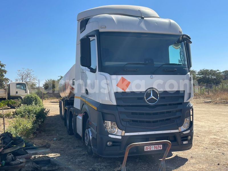 Big with watermark mercedes benz truck midlands kwekwe 36001