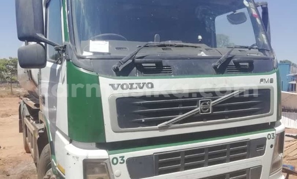 Buy Used Volvo F4 White Truck in Harare in Harare