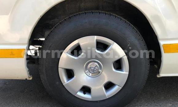 Acheter Occasion Voiture Toyota 2000GT Blanc à Beitbridge, Matabeleland South Acheter Occasion Voiture Toyota 2000GT Blanc à Beitbridge, Matabeleland South