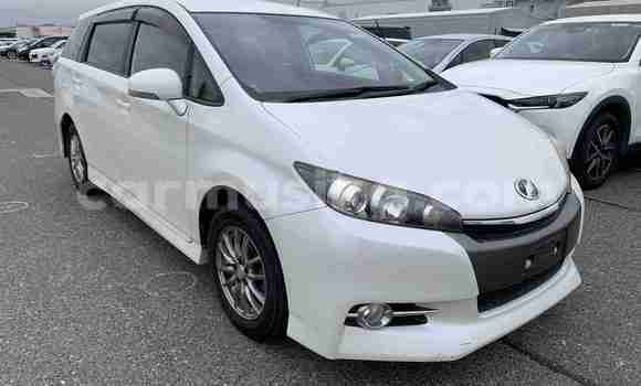 Buy Used Toyota Wish White Car in Beitbridge in Matabeleland South Buy Used Toyota Wish White Car in Beitbridge in Matabeleland South