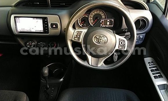 Nunua Ilio tumika Toyota Vitz Bluu Gari ndani ya Beitbridge nchini Matabeleland Kusini Nunua Ilio tumika Toyota Vitz Bluu Gari ndani ya Beitbridge nchini Matabeleland Kusini