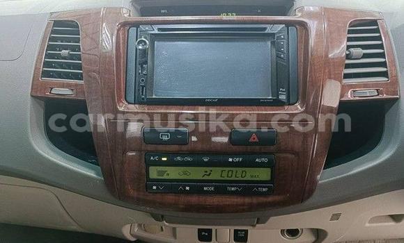 Nunua Ilio tumika Toyota Fortuner Bluu Gari ndani ya Beitbridge nchini Matabeleland Kusini Nunua Ilio tumika Toyota Fortuner Bluu Gari ndani ya Beitbridge nchini Matabeleland Kusini