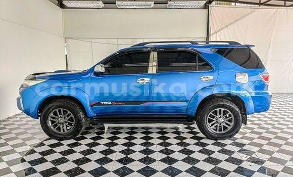 Nunua Ilio tumika Toyota Fortuner Bluu Gari ndani ya Beitbridge nchini Matabeleland Kusini Nunua Ilio tumika Toyota Fortuner Bluu Gari ndani ya Beitbridge nchini Matabeleland Kusini