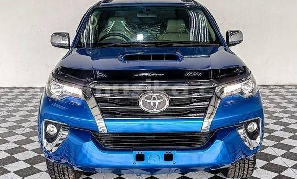 Nunua Ilio tumika Toyota Fortuner Bluu Gari ndani ya Beitbridge nchini Matabeleland Kusini Nunua Ilio tumika Toyota Fortuner Bluu Gari ndani ya Beitbridge nchini Matabeleland Kusini