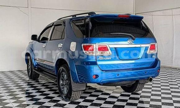 Nunua Ilio tumika Toyota Fortuner Bluu Gari ndani ya Beitbridge nchini Matabeleland Kusini Nunua Ilio tumika Toyota Fortuner Bluu Gari ndani ya Beitbridge nchini Matabeleland Kusini