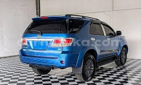 Nunua Ilio tumika Toyota Fortuner Bluu Gari ndani ya Beitbridge nchini Matabeleland Kusini Nunua Ilio tumika Toyota Fortuner Bluu Gari ndani ya Beitbridge nchini Matabeleland Kusini