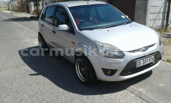 Acheter Occasion Voiture Ford Fiesta Gris à Beitbridge, Matabeleland South Acheter Occasion Voiture Ford Fiesta Gris à Beitbridge, Matabeleland South