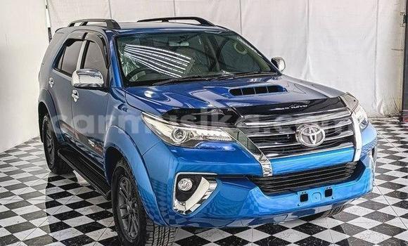 Nunua Ilio tumika Toyota Fortuner Bluu Gari ndani ya Beitbridge nchini Matabeleland Kusini Nunua Ilio tumika Toyota Fortuner Bluu Gari ndani ya Beitbridge nchini Matabeleland Kusini
