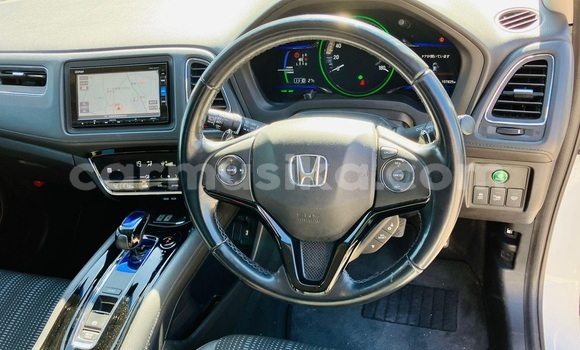 Acheter Occasion Voiture Honda Vezel Blanc à Beitbridge, Matabeleland South Acheter Occasion Voiture Honda Vezel Blanc à Beitbridge, Matabeleland South