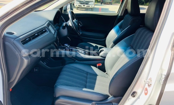 Acheter Occasion Voiture Honda Vezel Blanc à Beitbridge, Matabeleland South Acheter Occasion Voiture Honda Vezel Blanc à Beitbridge, Matabeleland South