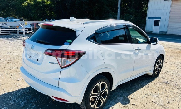 Acheter Occasion Voiture Honda Vezel Blanc à Beitbridge, Matabeleland South Acheter Occasion Voiture Honda Vezel Blanc à Beitbridge, Matabeleland South