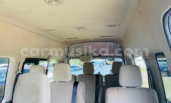 Acheter Occasion Voiture Nissan Caravan Beige à Beitbridge, Matabeleland South Acheter Occasion Voiture Nissan Caravan Beige à Beitbridge, Matabeleland South