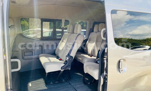 Acheter Occasion Voiture Nissan Caravan Beige à Beitbridge, Matabeleland South Acheter Occasion Voiture Nissan Caravan Beige à Beitbridge, Matabeleland South