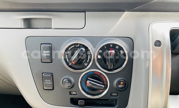 Acheter Occasion Voiture Nissan Caravan Beige à Beitbridge, Matabeleland South Acheter Occasion Voiture Nissan Caravan Beige à Beitbridge, Matabeleland South